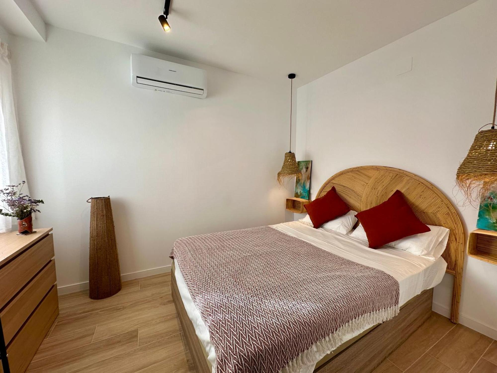 Atico Con Solarium Y Bbq Cerca Del Centro 6 Pax Daire Málaga Dış mekan fotoğraf