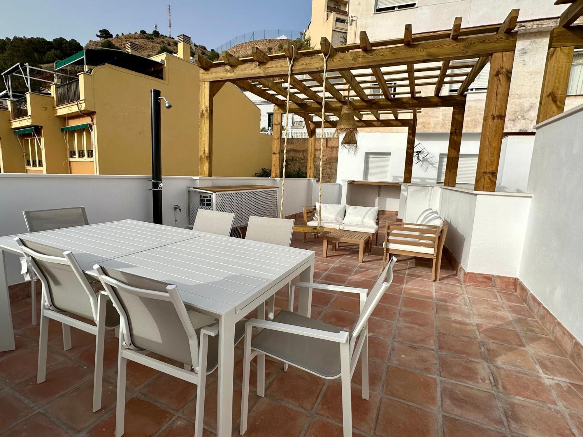 Atico Con Solarium Y Bbq Cerca Del Centro 6 Pax Daire Málaga Dış mekan fotoğraf